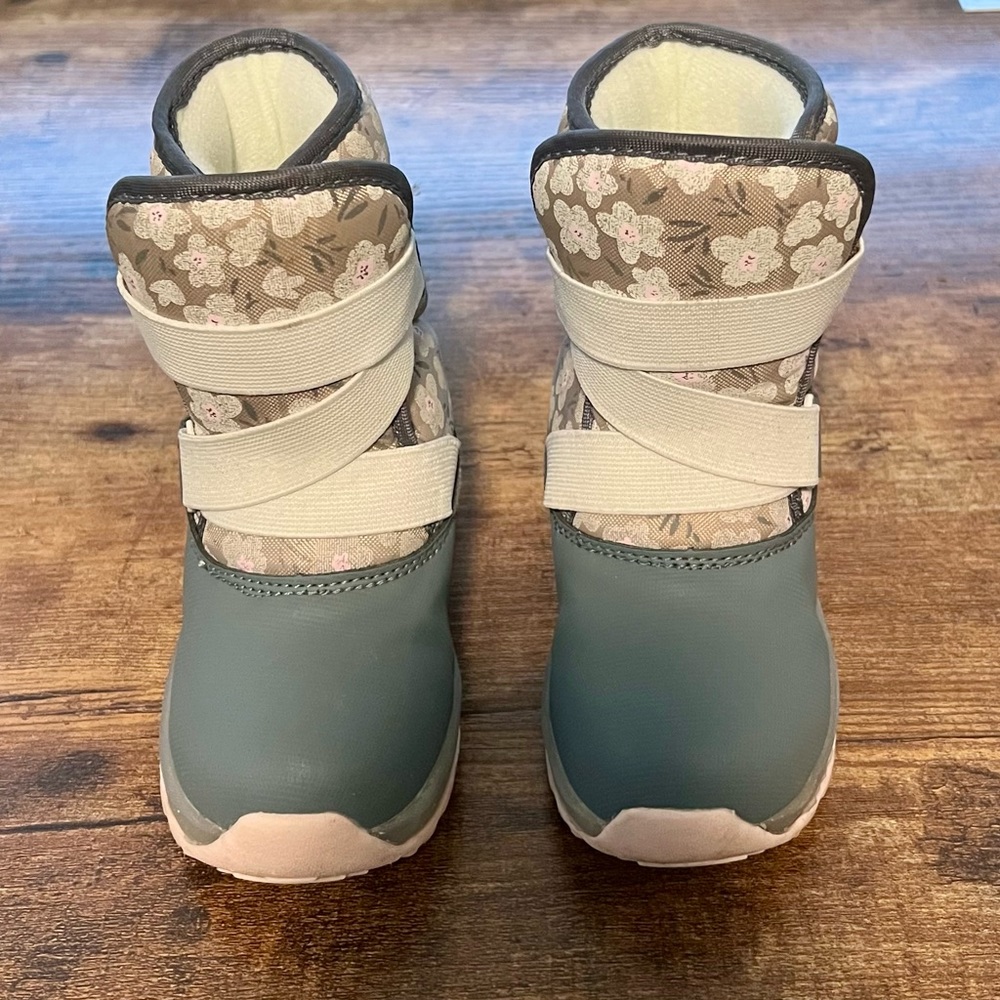 Carter's Legolas Cold Weather Boot with light up sole